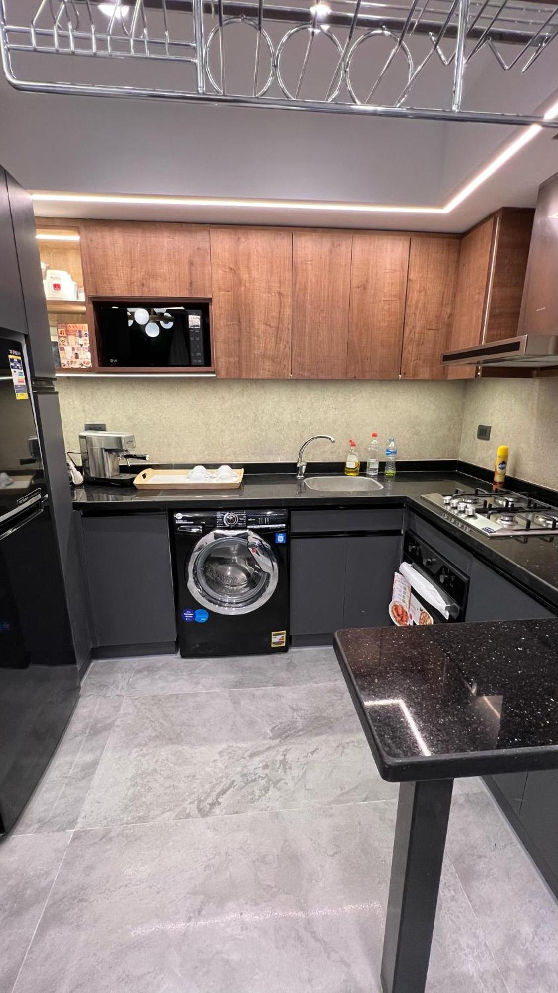 Luxury Apartment El Mohandessen 카이로 외부 사진